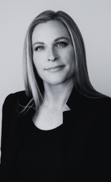 Devney Perry - Author of Shield of Sparrows